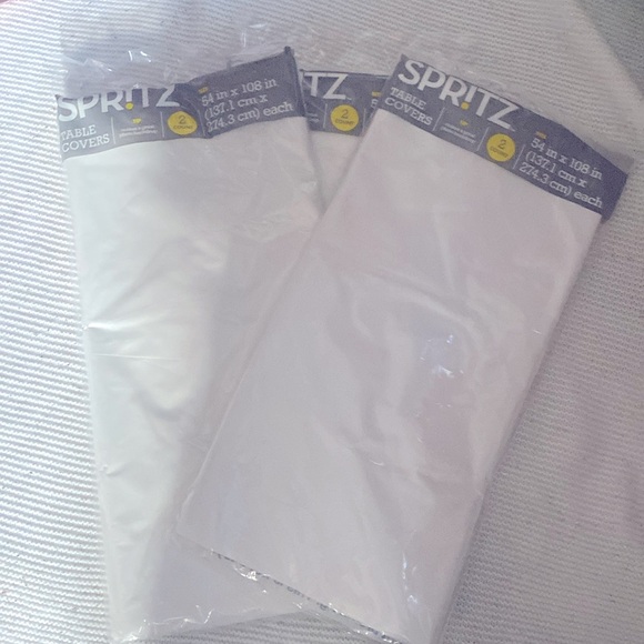 Target spritz table covers - Picture 1 of 2